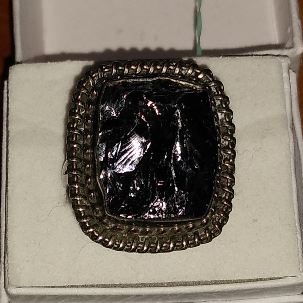 Silver gem ring size eight and a half nine pretty ring.